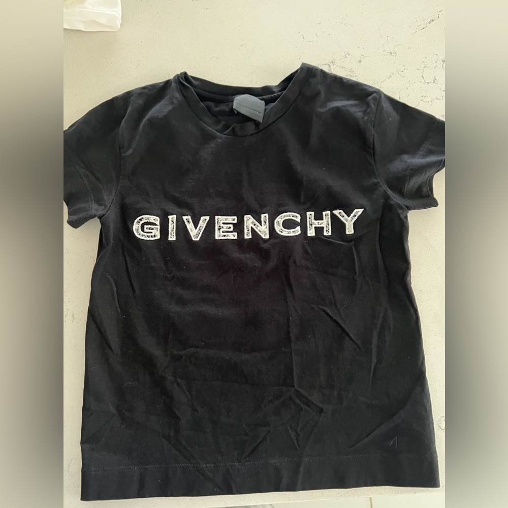 Boy givency t shirt
